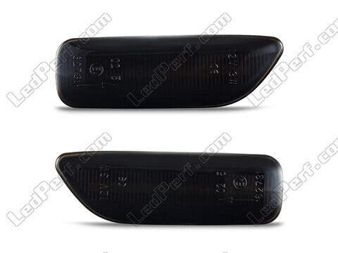 Vue de face des clignotants latéraux dynamiques à LED pour Volvo XC70 - Couleur noire fumée