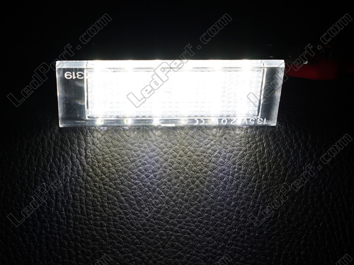 Éclairage de plaque d'immatriculation RENAULT Clio III 3/5 portes (BR0/1,  CR0/1) pas cher chez magasin en ligne de qualité d'origine